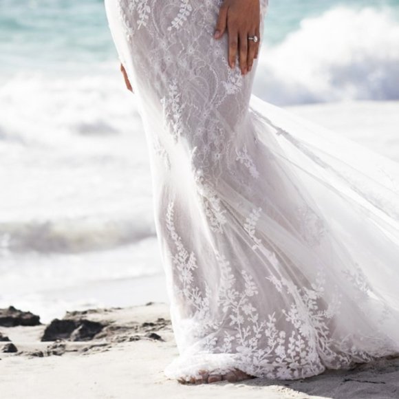 NWOT Lace Mermaid Style Bridal Gown Bridal Size 12 - Picture 2 of 9